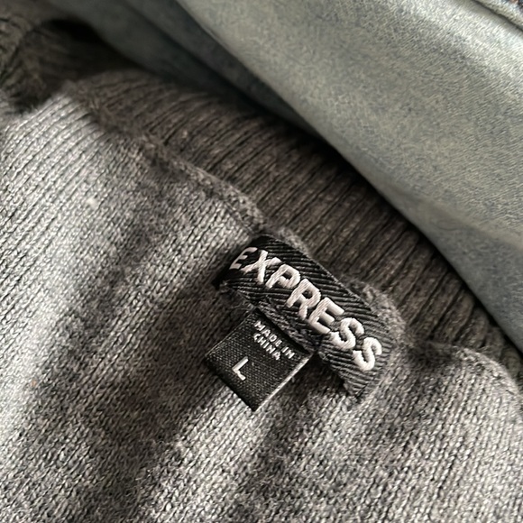 Express V neck sweater - Picture 9 of 9